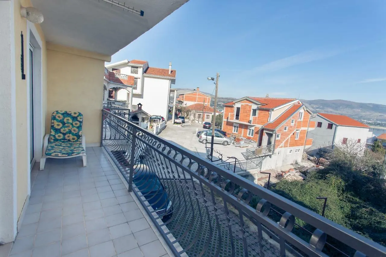 Apartments Marino Трогир